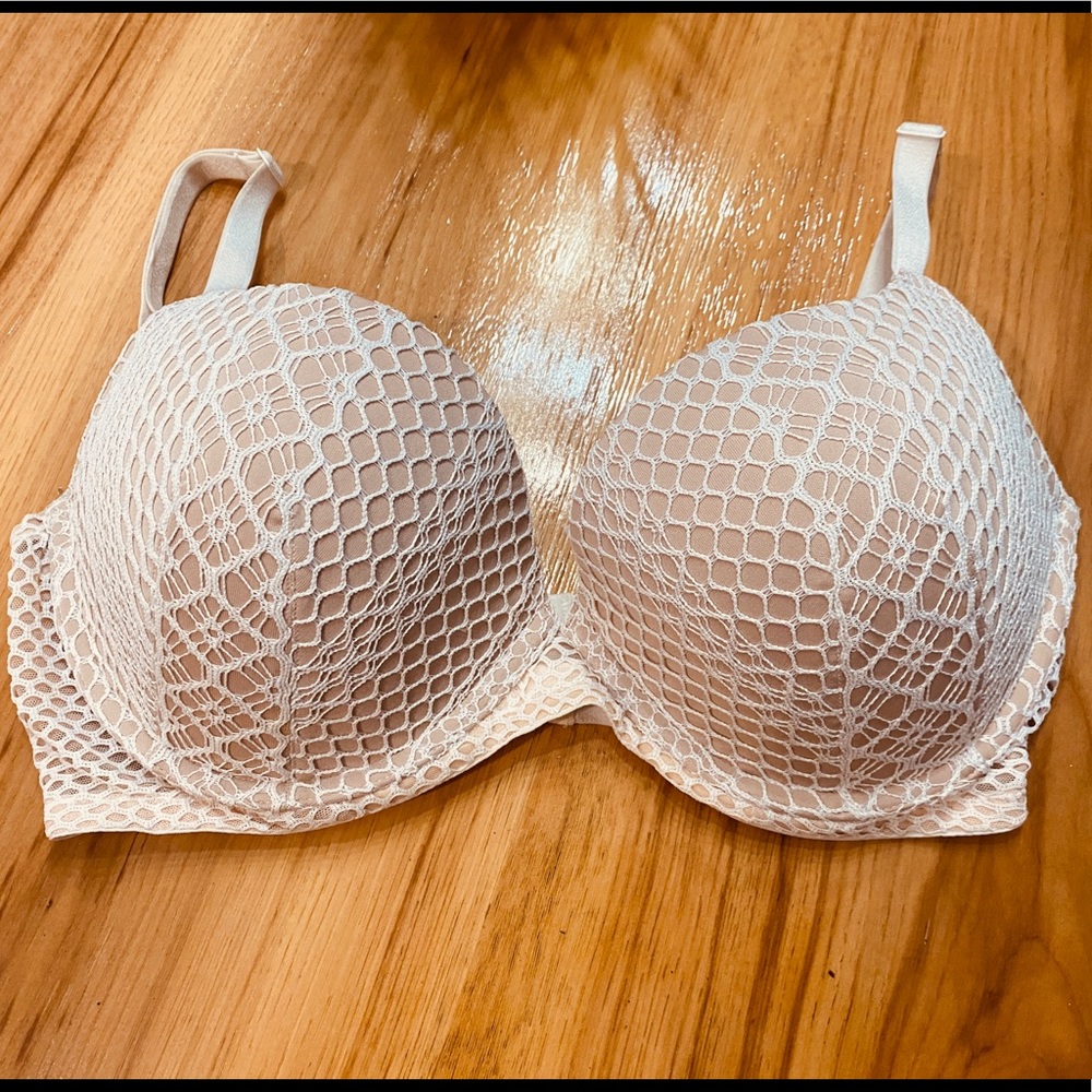 Victoria’s Secret bra, sz 36DD beige with white lace overlay
